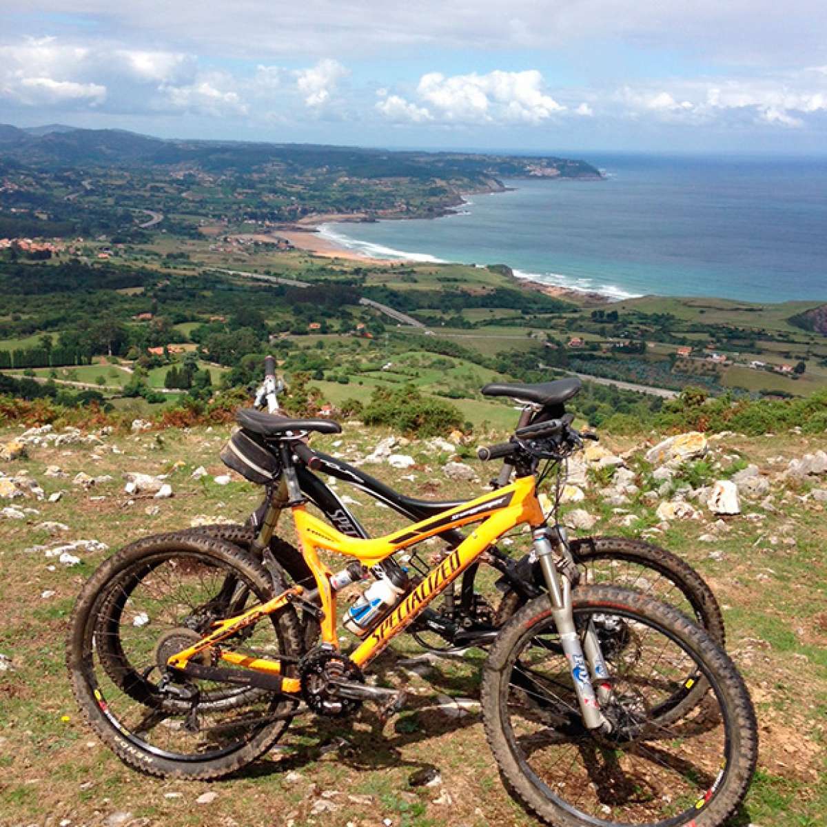 La foto del día en TodoMountainBike: 'En el pico de La Forquita'