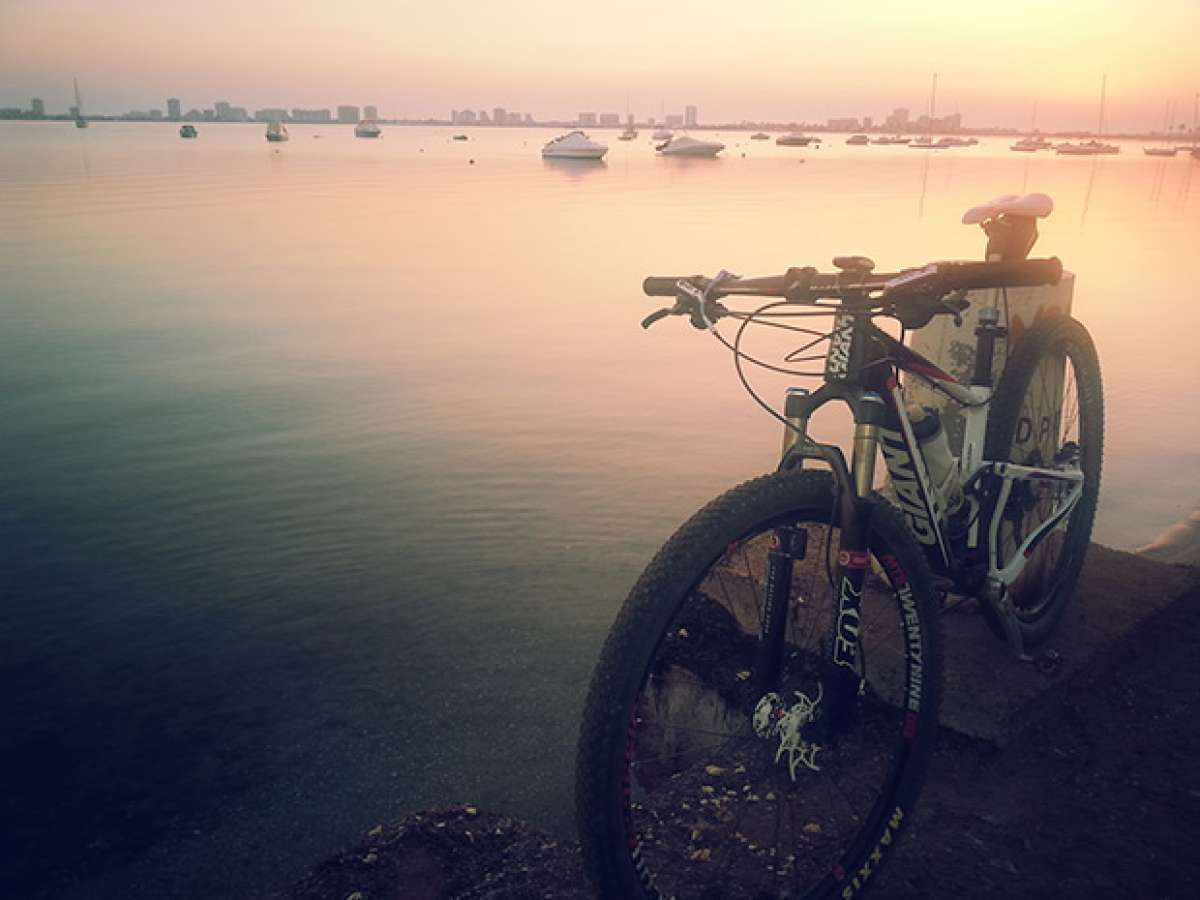 La foto del día en TodoMountainBike: 'Amanecer en el Mar Menor'