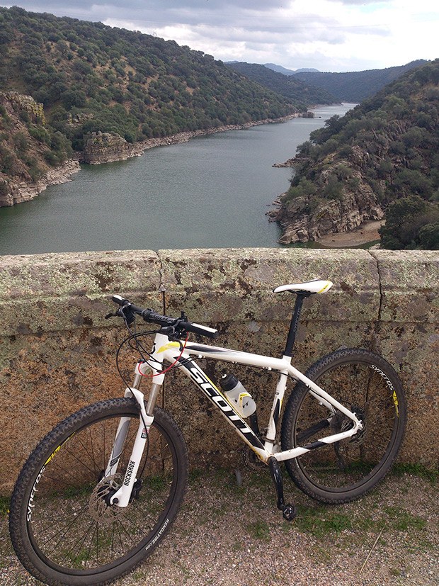 La foto del día en TodoMountainBike: 'Cruzando el río Tajo'