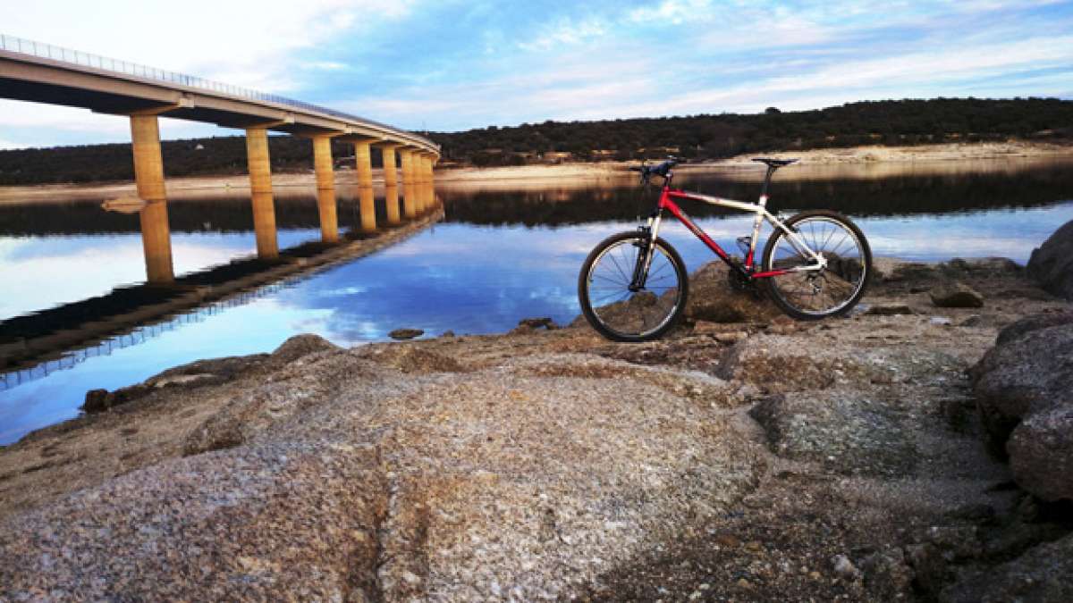 La foto del día en TodoMountainBike: 'Embalse de Valmayor'