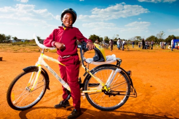 Scicon Qhubeka: Bolsas para sillín que ayudan a mejorar la vida de los niños sudafricanos