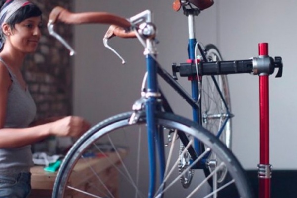 "She Builds", un precioso homenaje a las mujeres que aman las bicicletas