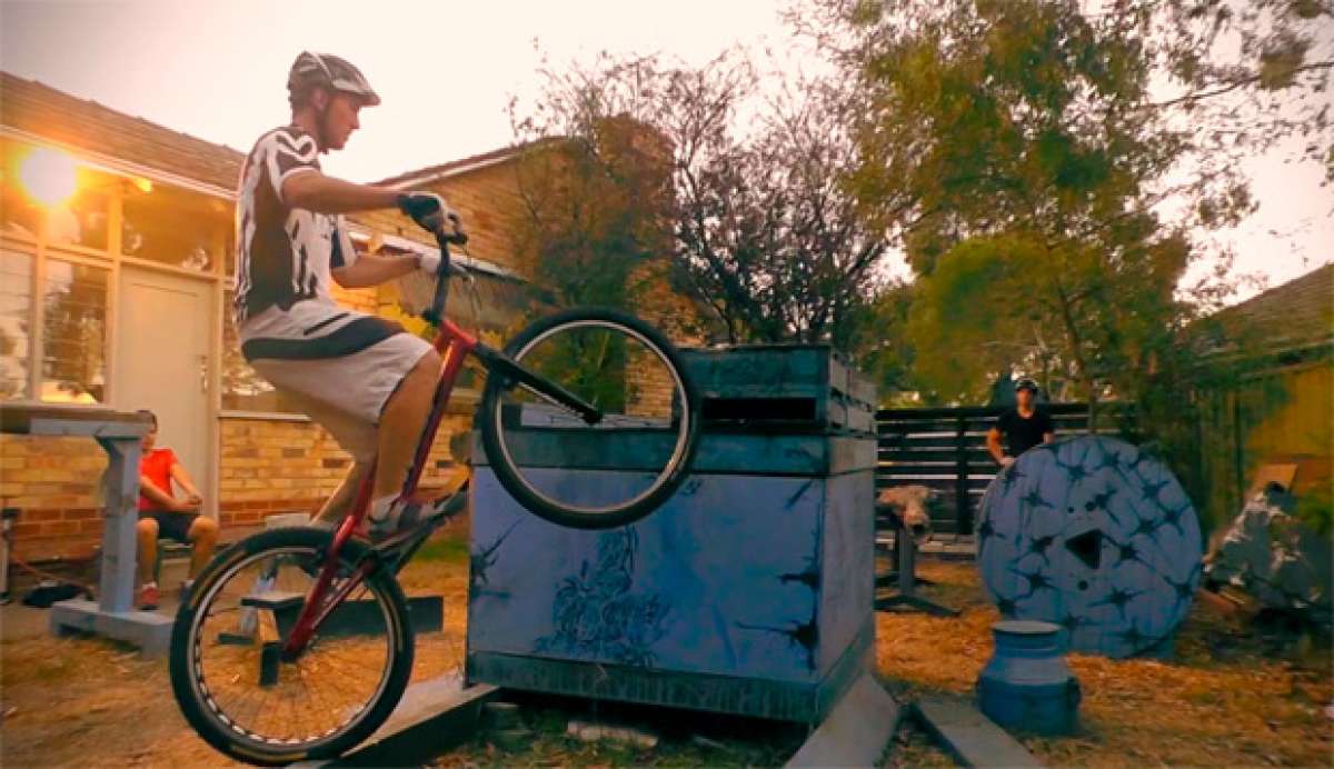 Redefiniendo lo imposible sobre una bicicleta de Trial con Aurélien Fontenoy