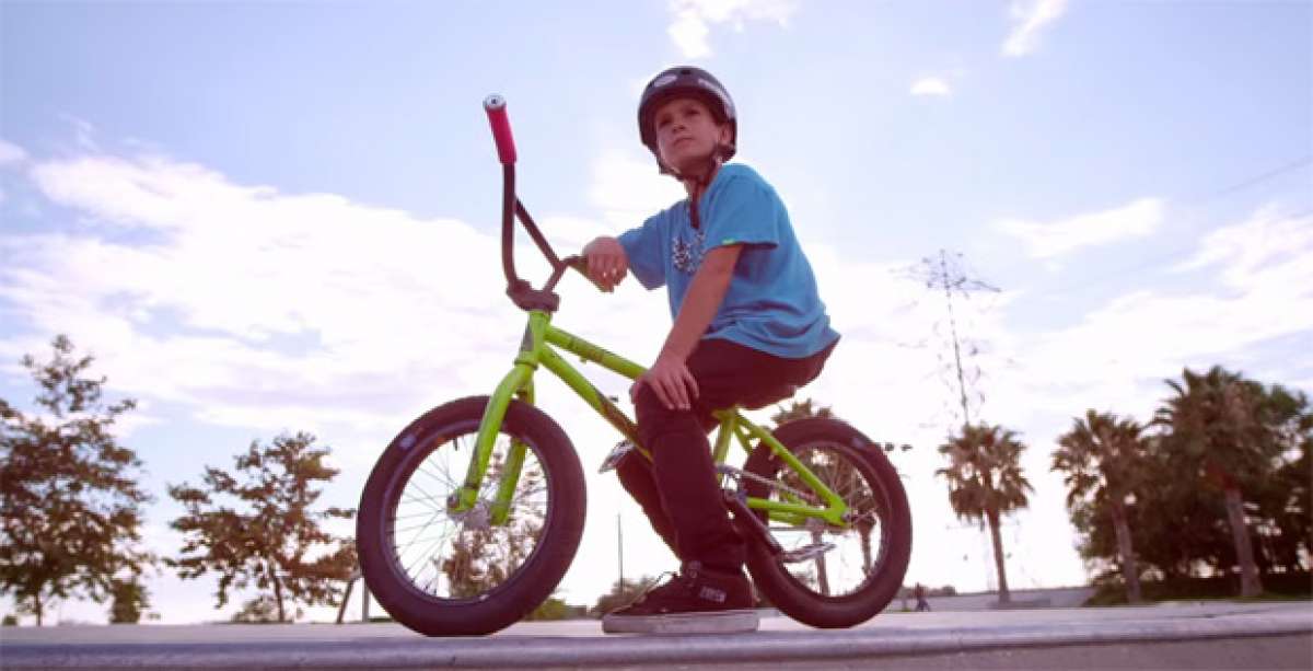 Kaden 'Dubby' Stone: Diez años de edad y diez fantásticos trucos con su bicicleta