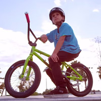 Kaden "Dubby" Stone: Diez años de edad y diez fantásticos trucos con su bicicleta