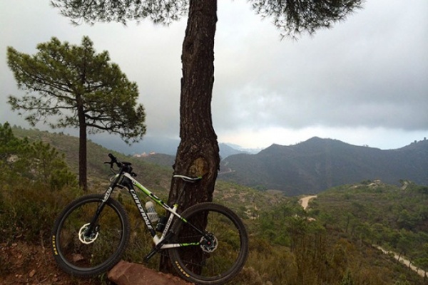 La foto del día en TodoMountainBike: "Nubes en el Desierto de las Palmas"