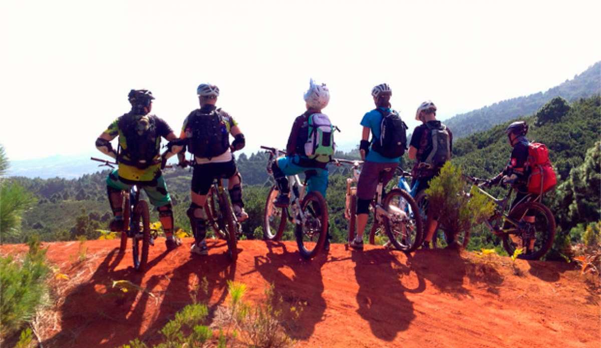 Practicando Mountain Bike en La Palma (Islas Canarias, España)