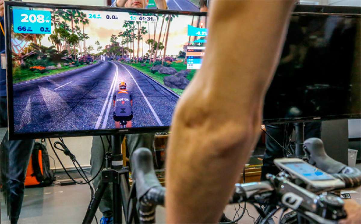 Zwift, un increíble juego online multijugador para competir mientras entrenamos en rodillo