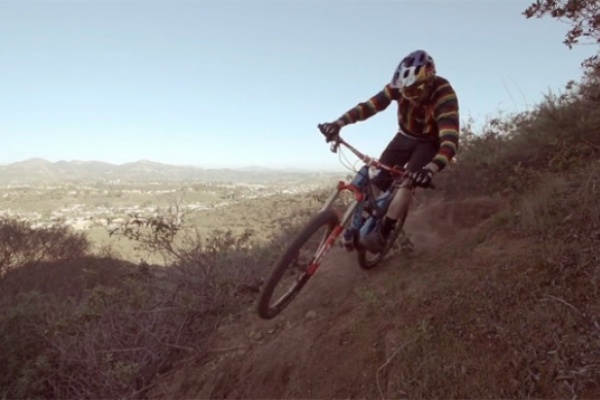 Aaron Chase y la Pivot Mach 6 Carbon de 2015 en acción