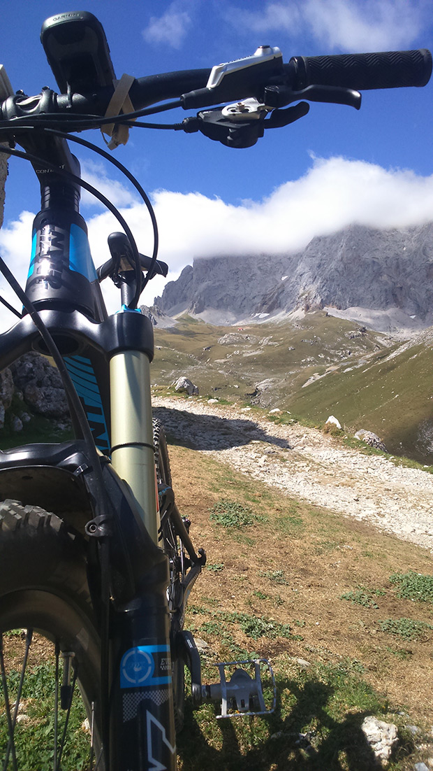 La foto del día en TodoMountainBike: 'En los Picos de Europa'