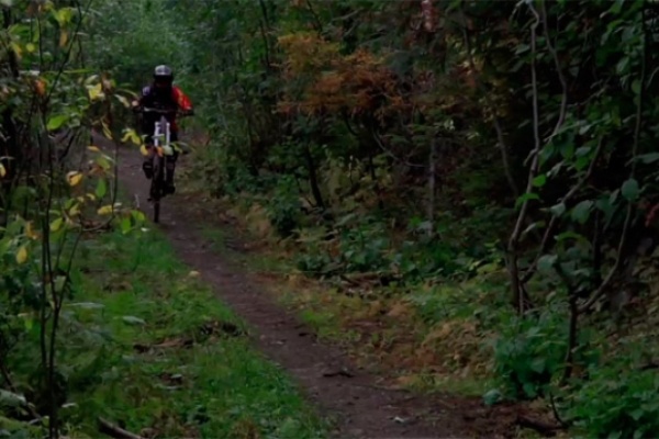 Video: "AllRide at Retallack" o cómo rodar a mucha, mucha velocidad por el monte