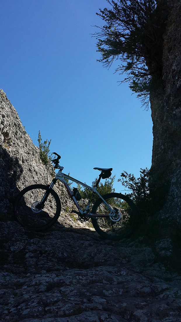 La foto del día en TodoMountainBike: 'Antiguos pasos'