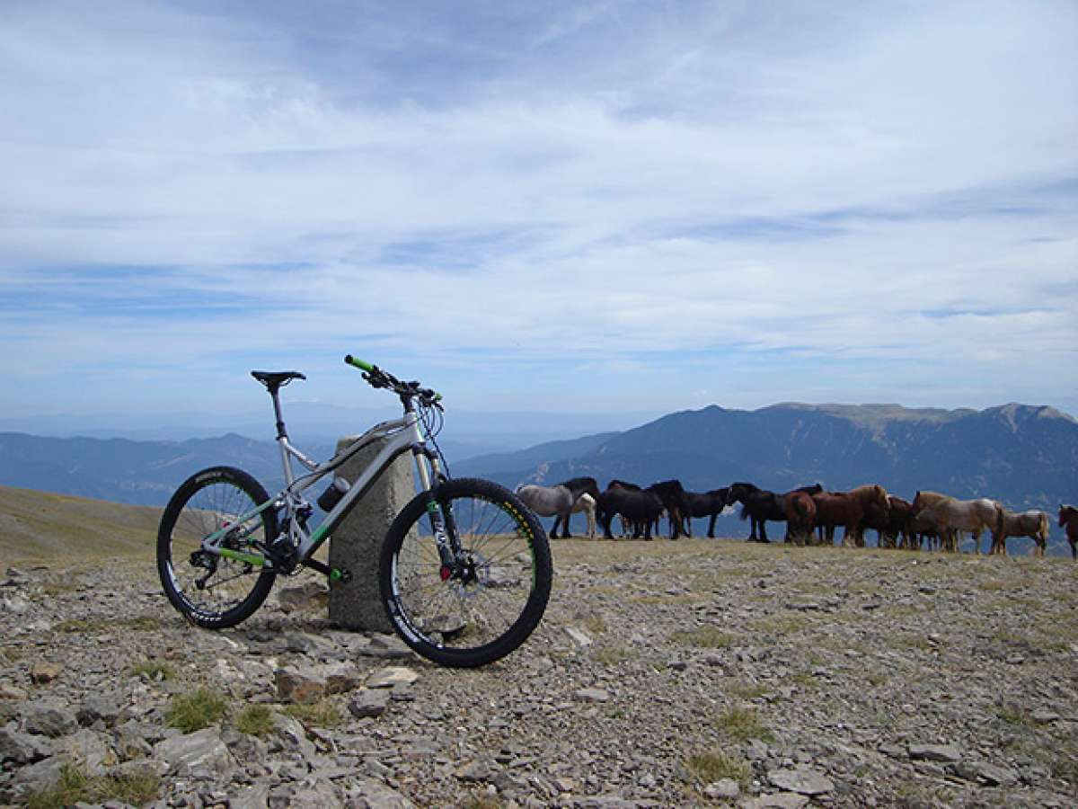 La foto del día en TodoMountainBike: 'Ascensión al Comabona'