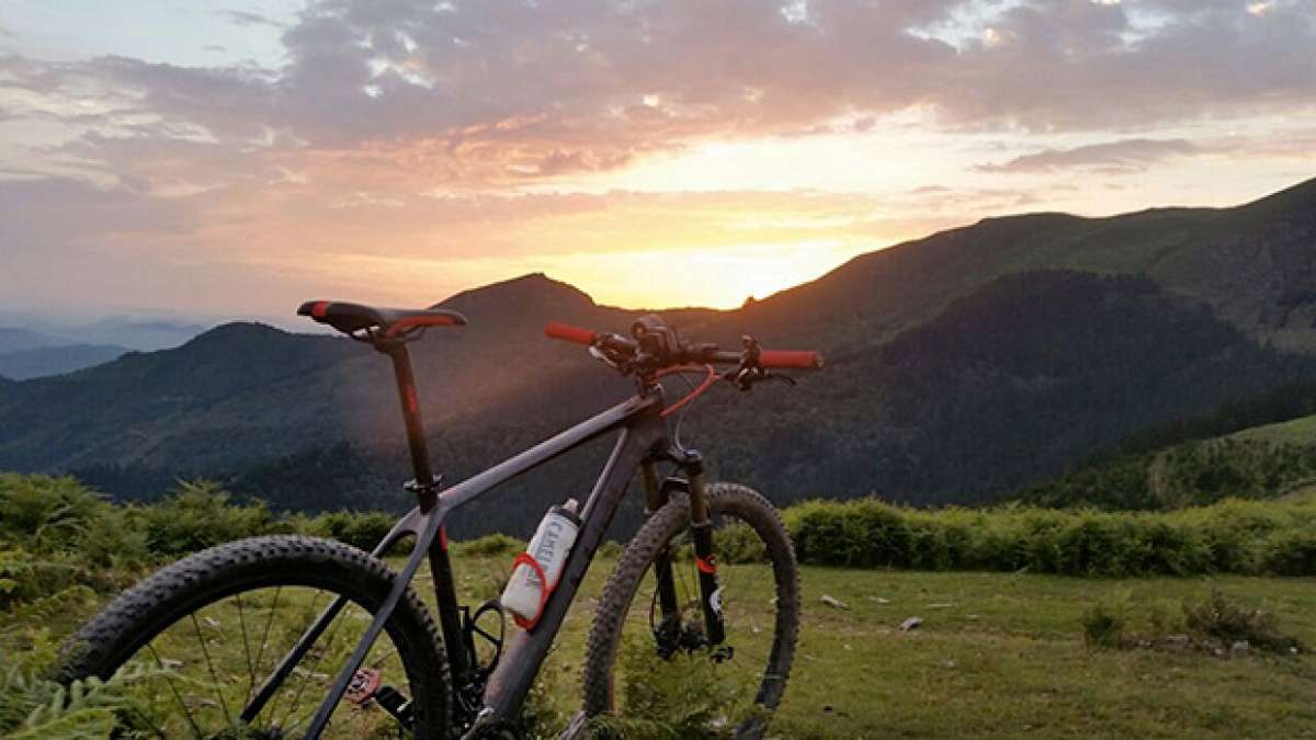 La foto del día en TodoMountainBike: 'Atardecer en el Ganekogorta'