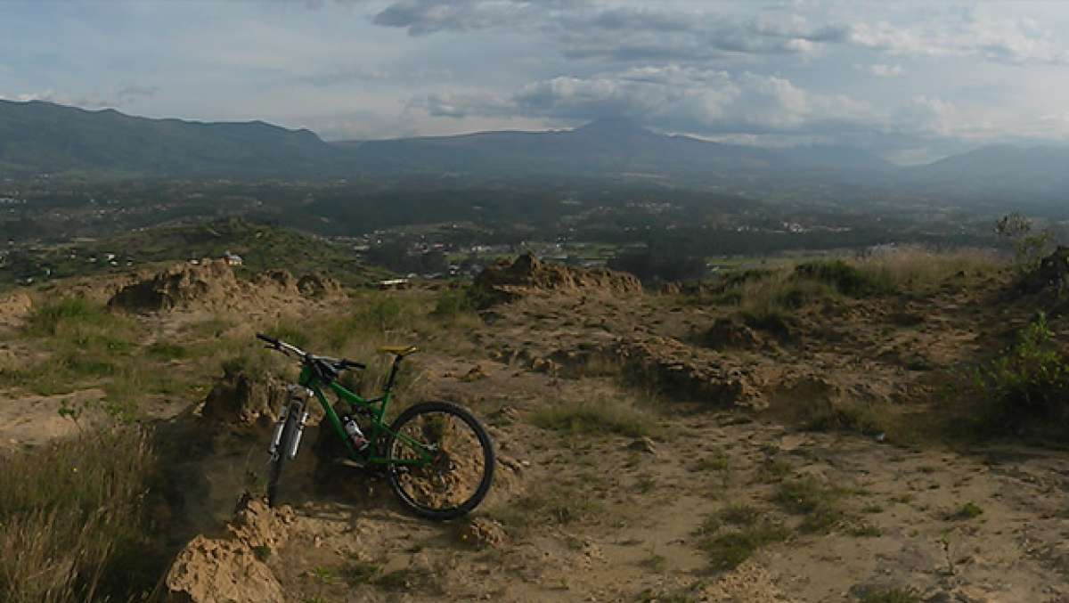 La foto del día en TodoMountainBike: 'En la Avenida de los Volcanes'