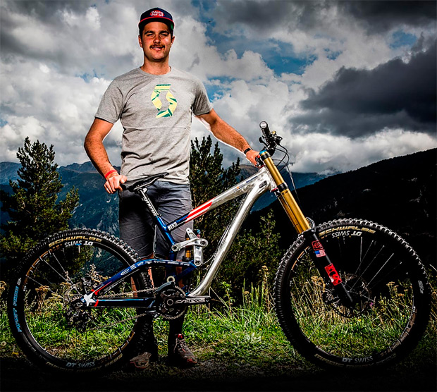 Así de impresionantes son las bicicletas de Nino Schurter, Brendan Fairclough y Neko Mulally