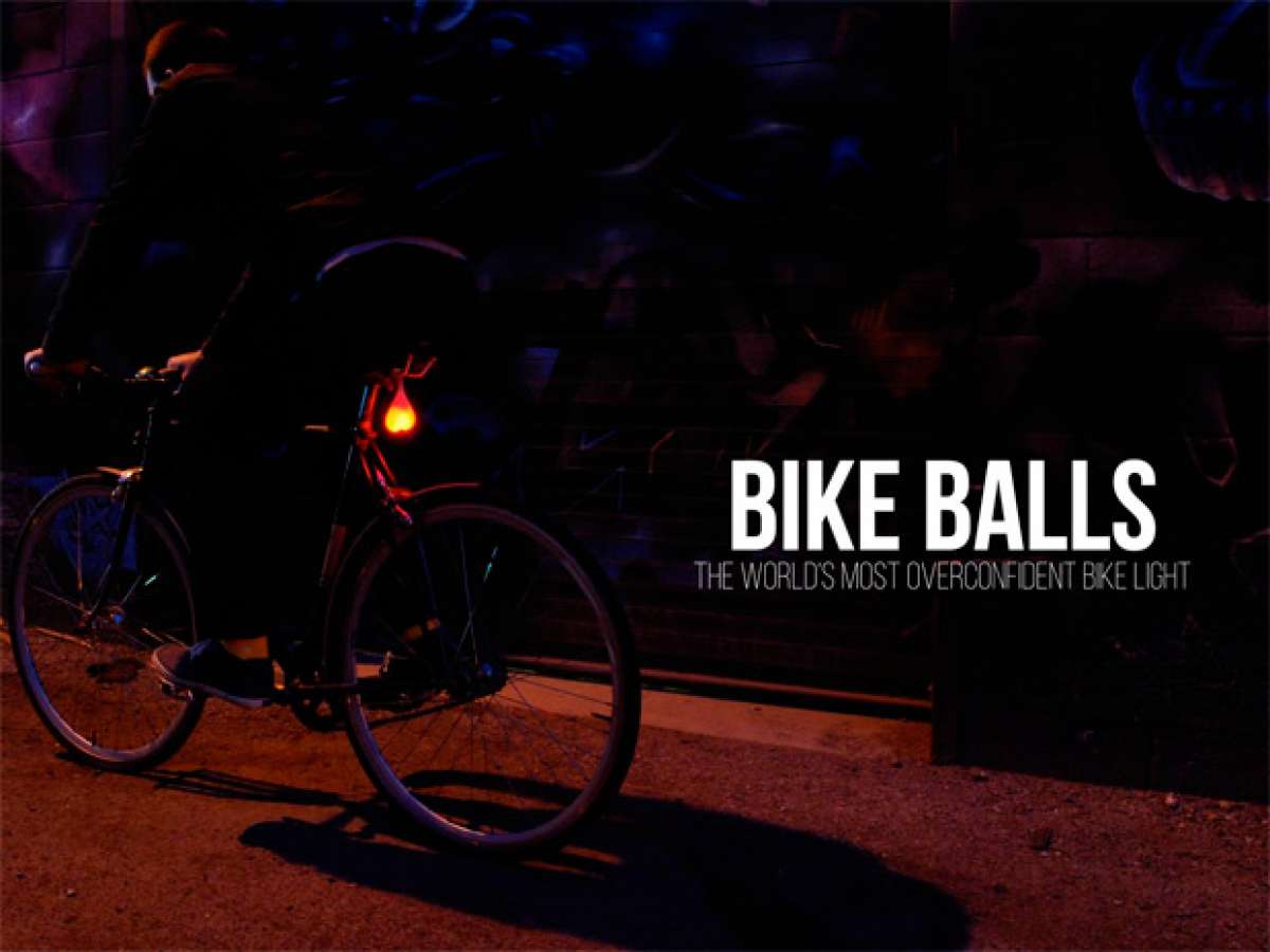 Bike Balls, una creativa (y divertida) forma de iluminar nuestras salidas nocturnas