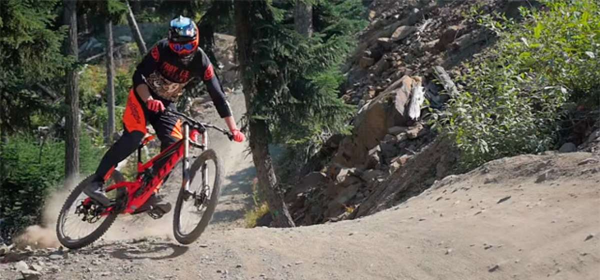 Brendan Fairclough y Vincent Tupin "volando" en Whistler