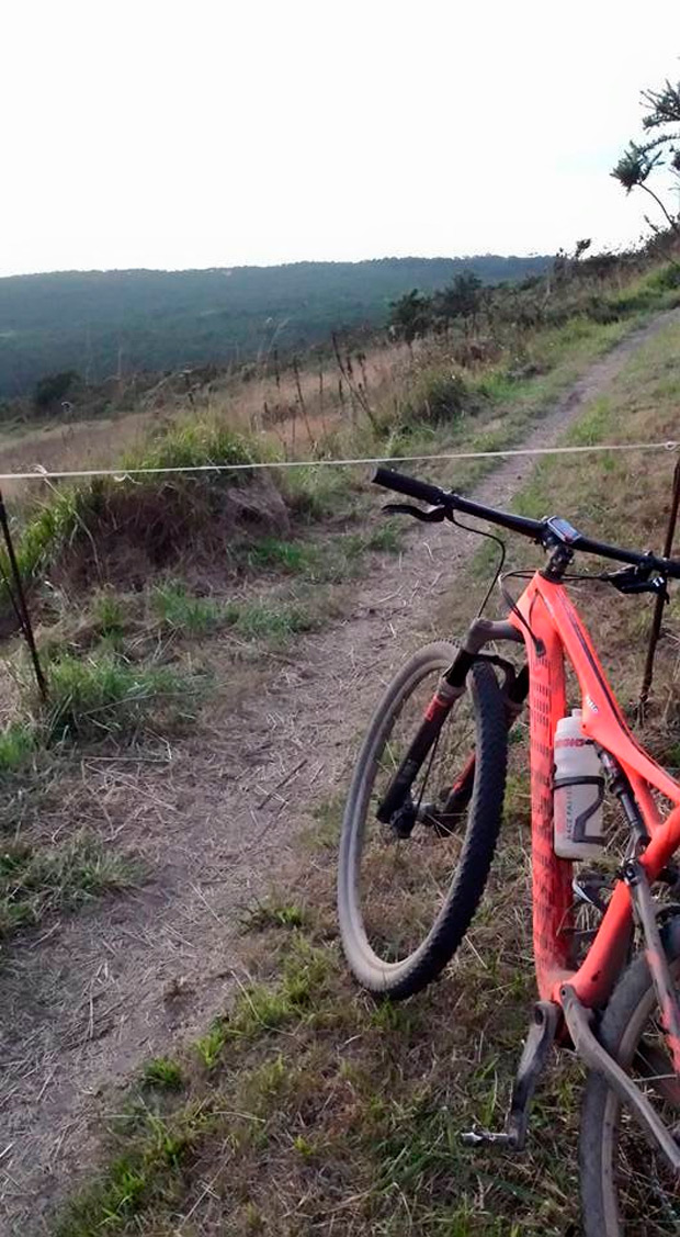 Más cables asesinos en Cantabria, ahora en los senderos de Liencres