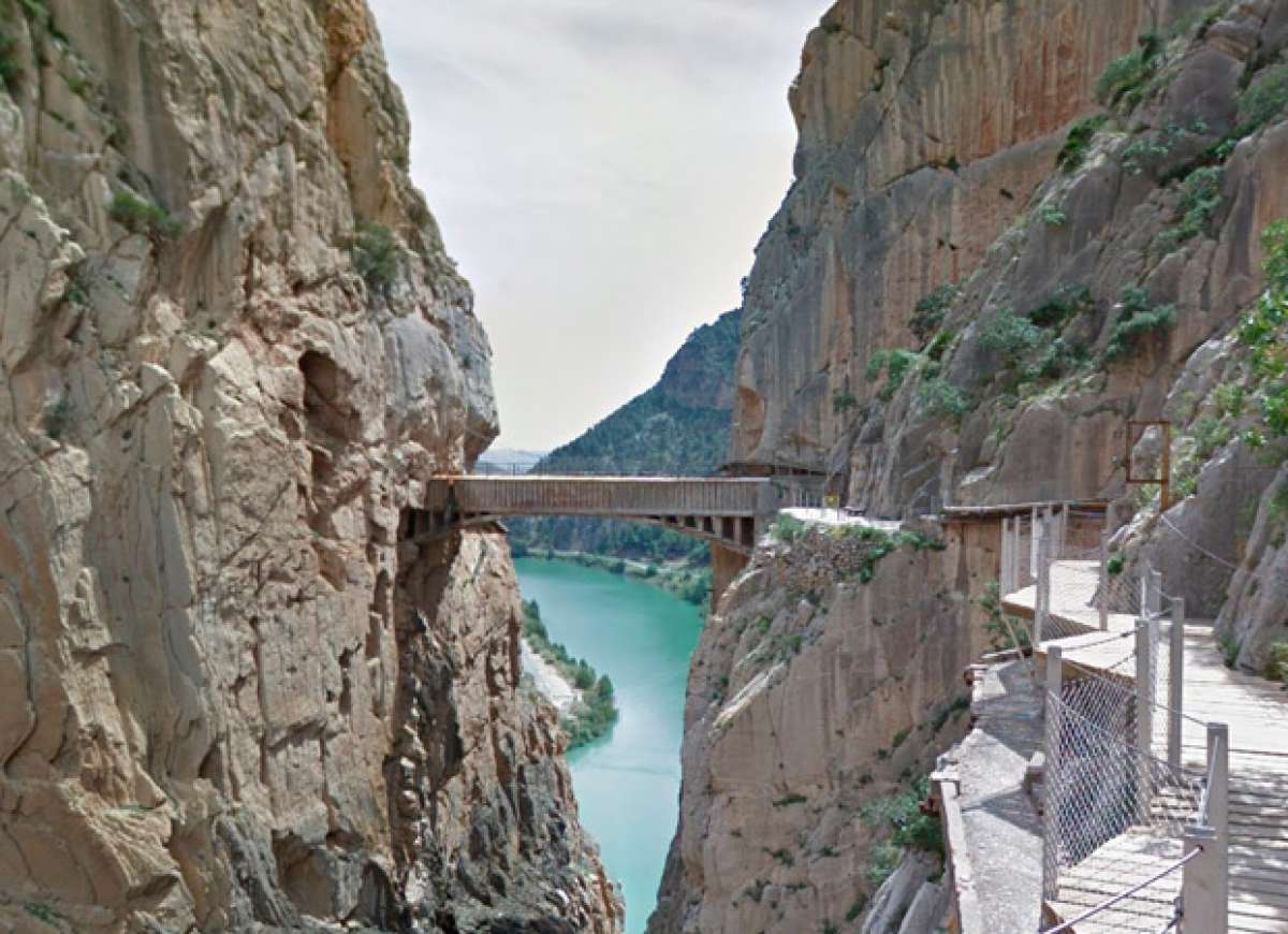 Un paseo por el 'Caminito del Rey' de Málaga desde nuestro propio hogar