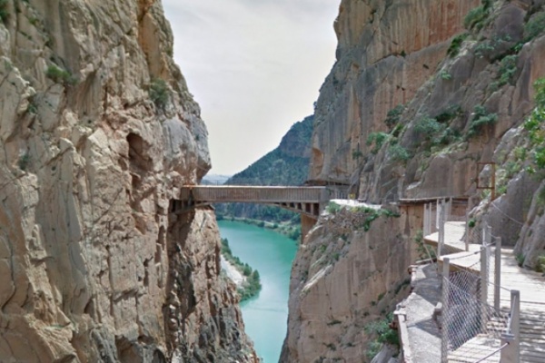 Un paseo por el "Caminito del Rey" de Málaga desde nuestro propio hogar