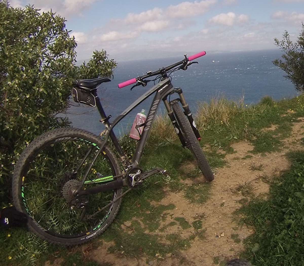 La foto del día en TodoMountainBike: "Desde Ceuta mirando al estrecho de Gibraltar"