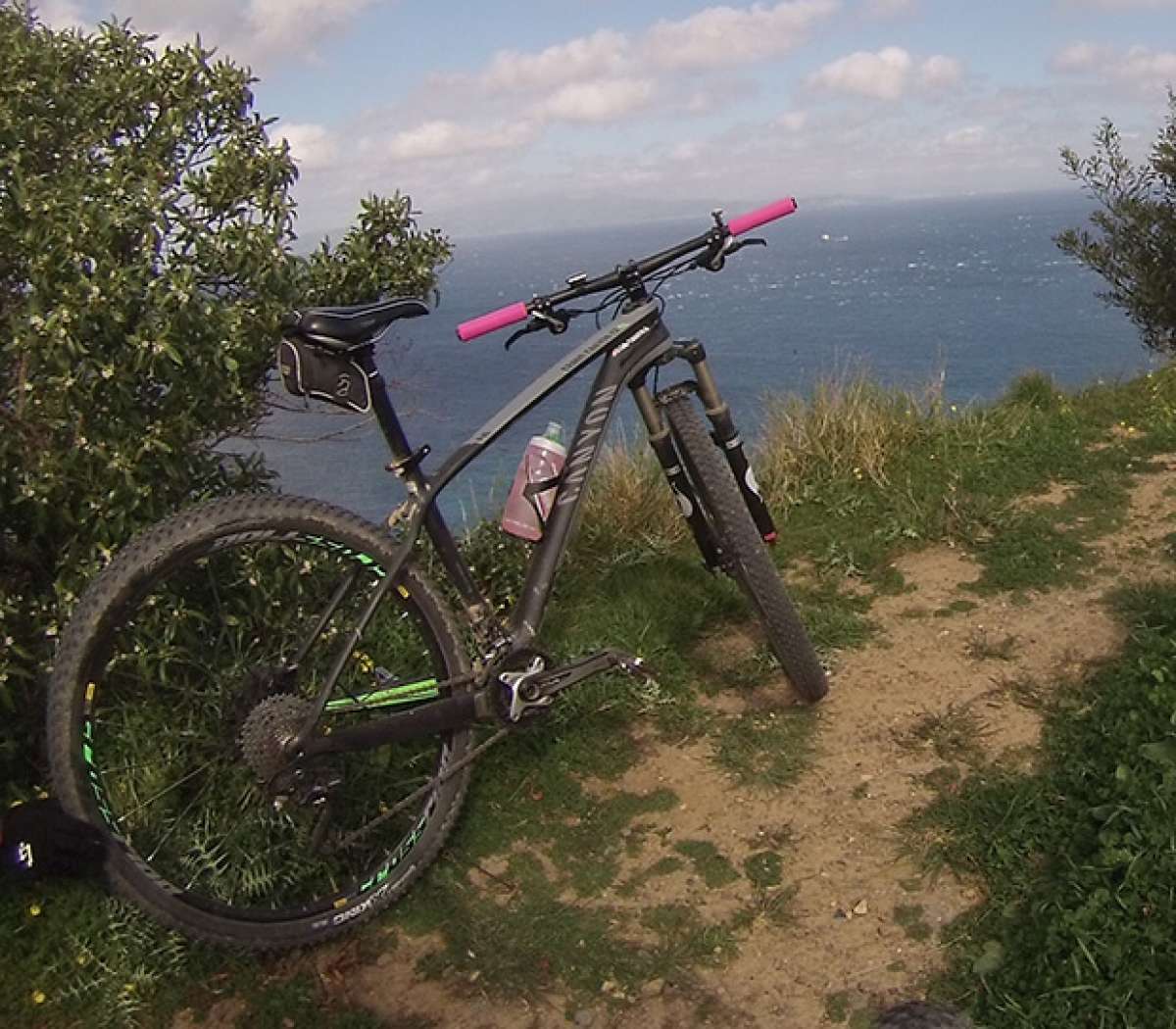 La foto del día en TodoMountainBike: 'Desde Ceuta mirando al estrecho de Gibraltar'