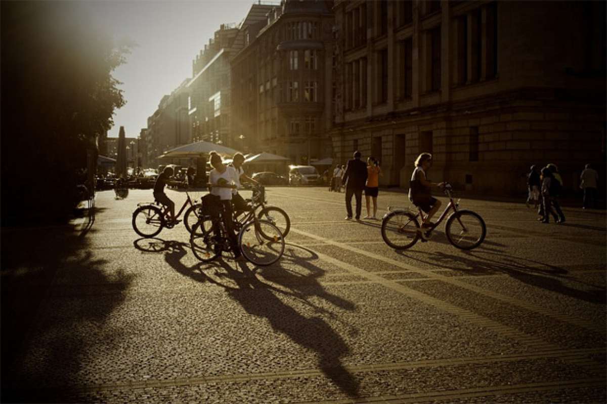 Cobrar por ir al trabajo en bici, un sueño convertido en ley (en Francia)