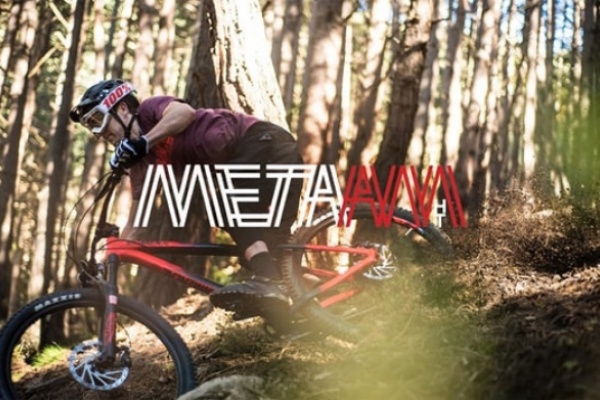 La nueva Commencal META HT AM de 2016 en acción... con Nicolas Quéré