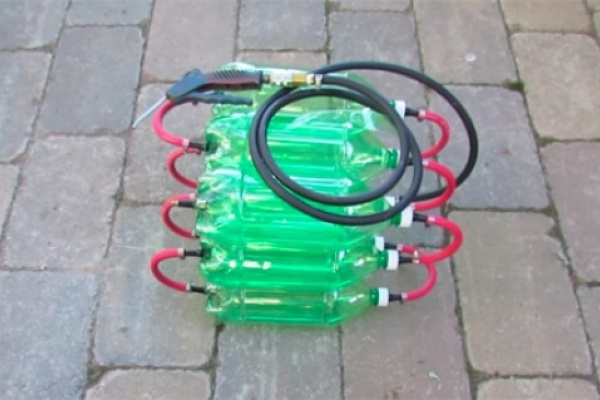 Cómo fabricar un depósito de aire comprimido con unas cuantas botellas de refresco