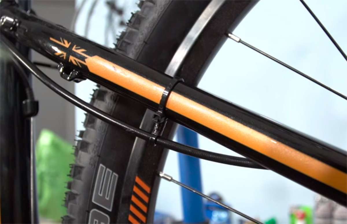 En TodoMountainBike: Cómo hacer guías caseras para los cables de la bicicleta