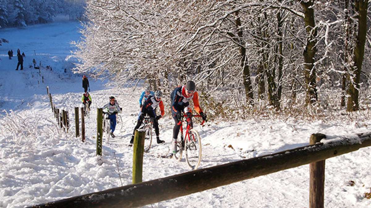 Diez prudentes consejos para circular con nuestra bicicleta sobre hielo y nieve