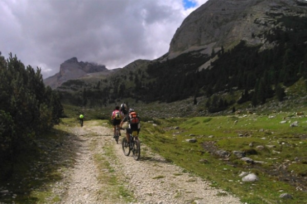 Siete consejos para mantener el rendimiento en las rutas más largas de Mountain Bike
