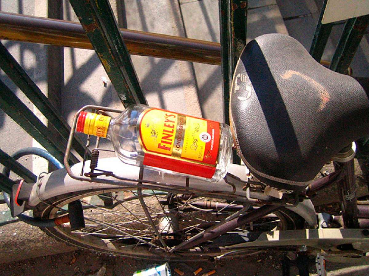 ¿Ruta y almuerzo en el bar de turno? El 30% de los ciclistas madrileños da positivo en un control de alcoholemia