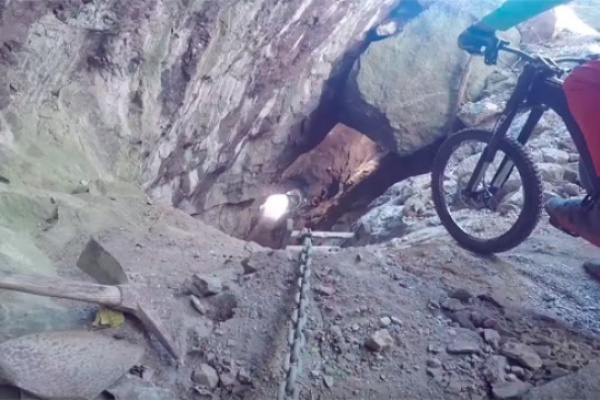 Aaron Chase, Adam Hauck y una mina abandonada: Increíble descenso