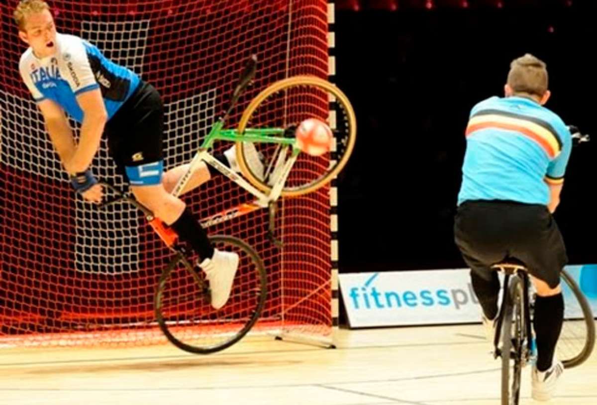 En TodoMountainBike: Ciclismo artístico y Cycle-Ball, dos disciplinas UCI más que espectaculares