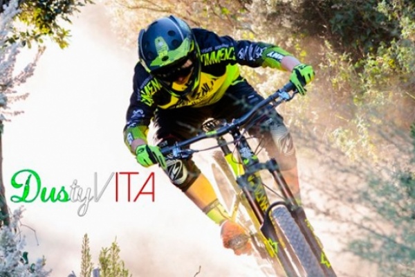 "Dusty Vita", una sesión de Enduro con los integrantes del Commencal Vallnord Enduro Team