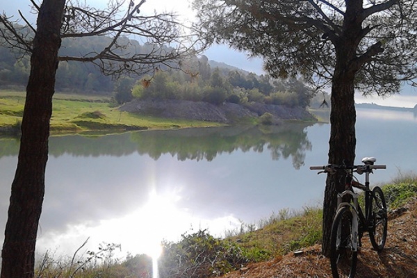 La foto del día en TodoMountainBike: "Salida del sol en el embalse de Riudecanyes (Tarragona)"