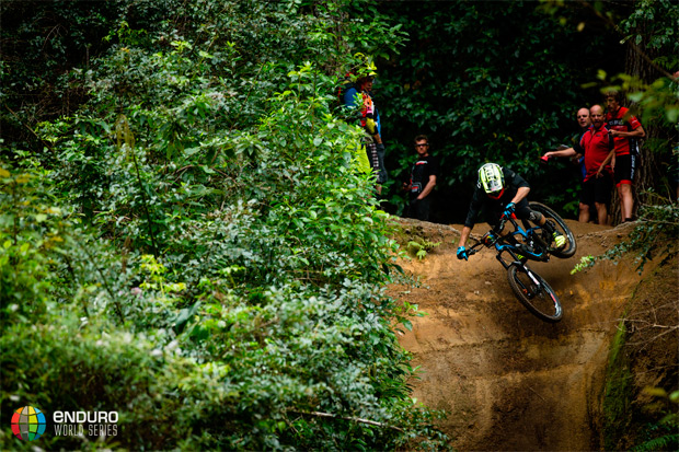 Enduro World Series 2015: Las mejores imágenes y el resumen en vídeo de la Ronda 1 (Rotorua, Nueva Zelanda)