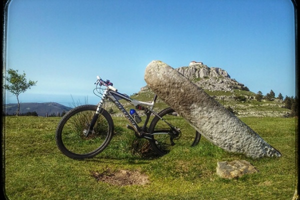 La foto del día en TodoMountainBike: "Ermita de las Nieves"