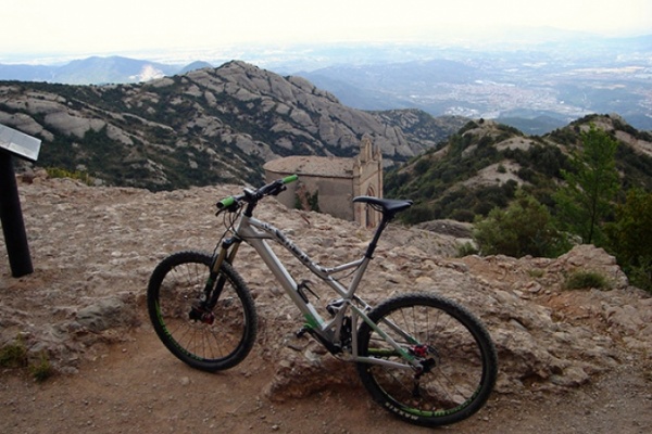 La foto del día en TodoMountainBike: "En la Montaña de Montserrat"