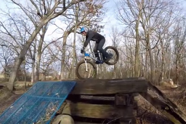 ¿Quién dijo que las "Fat Bikes" son torpes? Pat Smage nos demuestra todo lo contrario