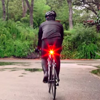 La nueva luz trasera Bontrager Flare R en acción