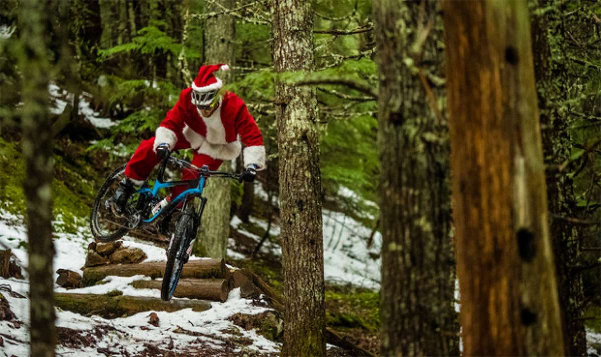 En TodoMountainBike: Fantástica felicitación navideña de parte de Giant y los corredores Josh Carlson, Yoann Barelli y Reece Wallace