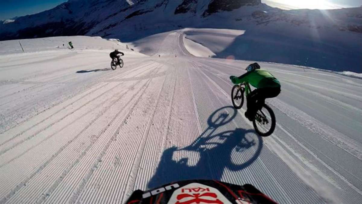 Glacier Bike Downhill, o cómo bajar a más de 120 km/h sobre la nieve con una bicicleta