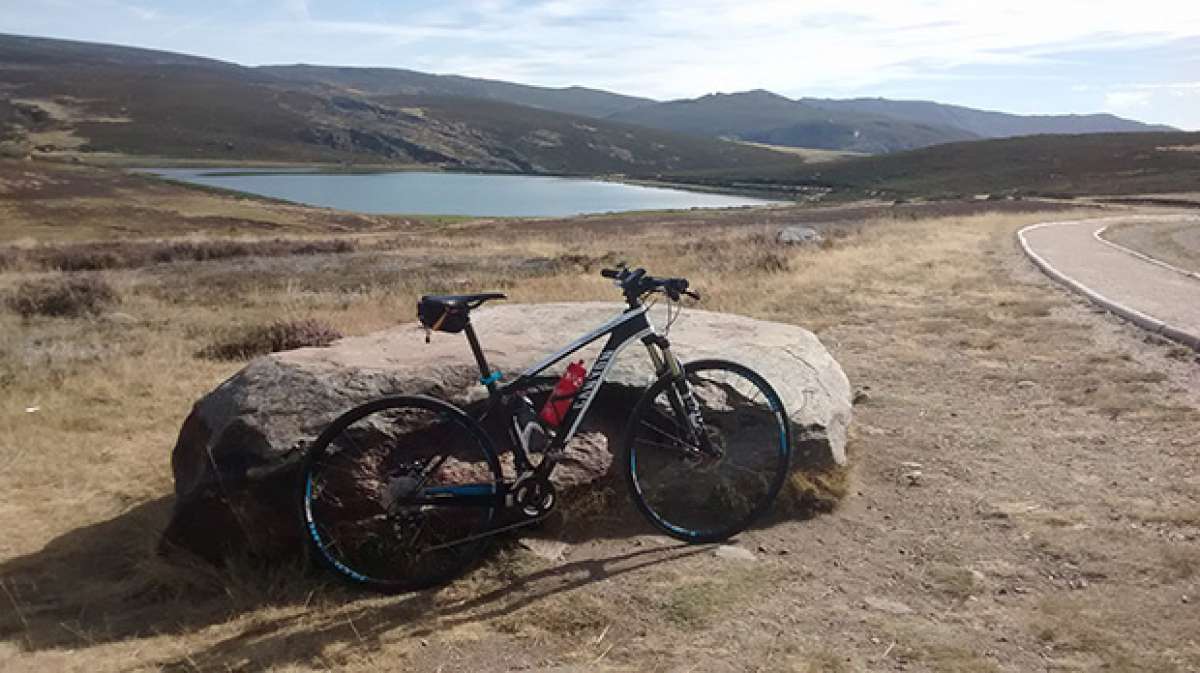 La foto del día en TodoMountainBike: 'Con vistas al lago de Sanabria'