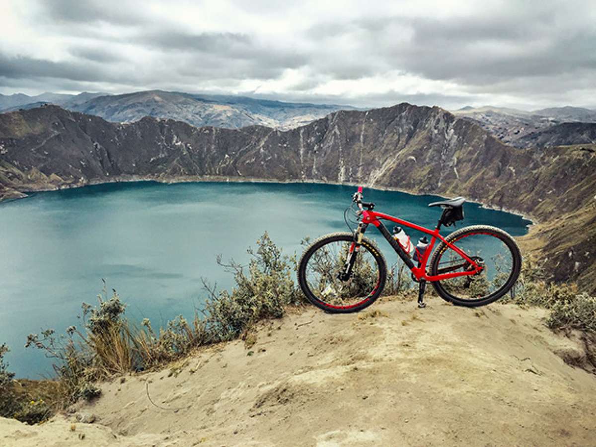 La foto del día en TodoMountainBike: 'Laguna del volcán Quilotoa (Ecuador)'