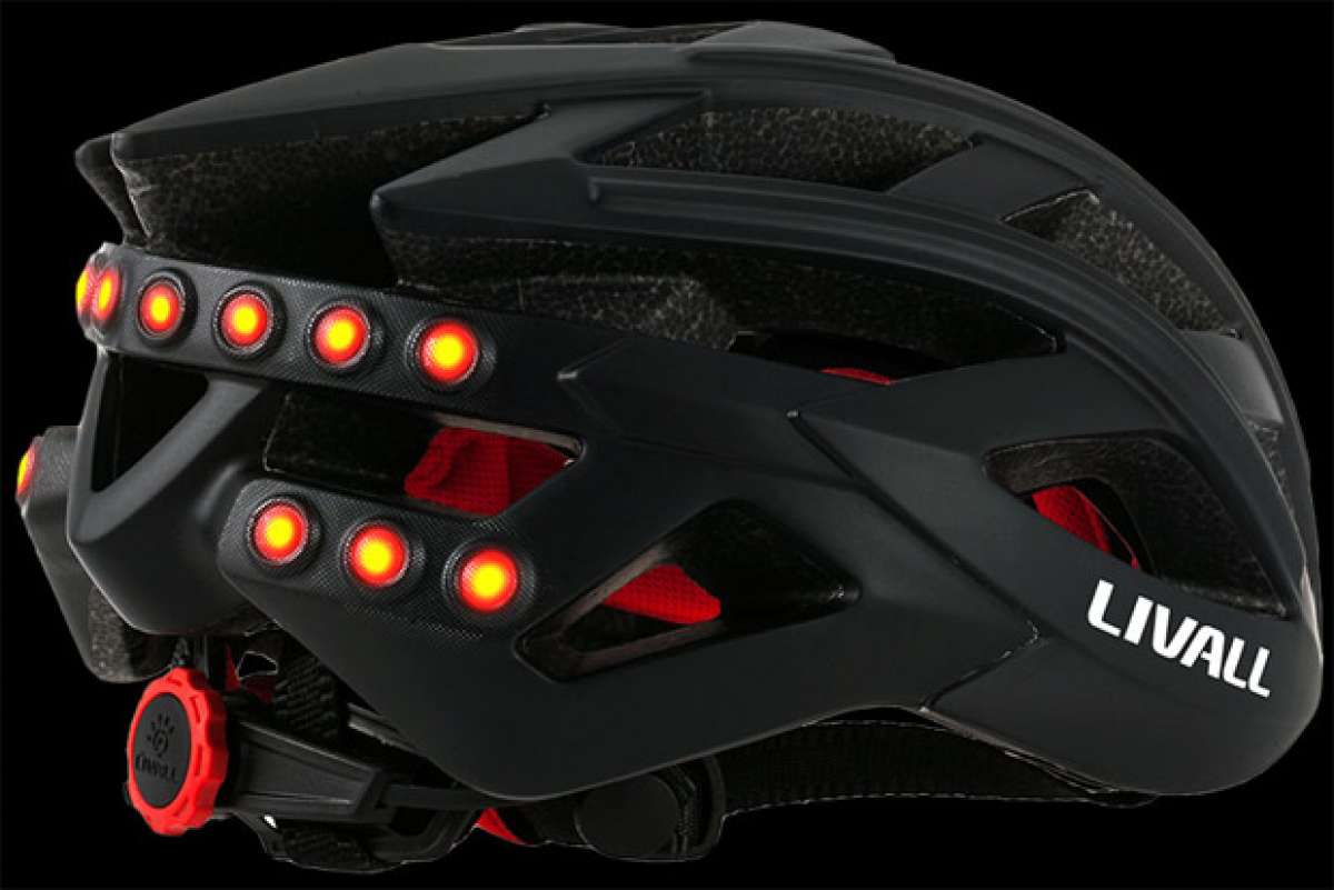 Livall BH60 y BH100, nuevas versiones para este casco 'conectado' con iluminación, altavoces, micrófono y giroscopio de 3 ejes