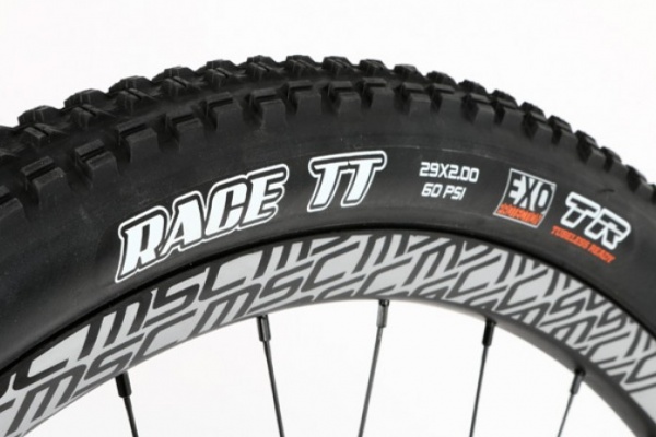 Maxxis Race TT, la evolución de la emblemática cubierta Larsen TT
