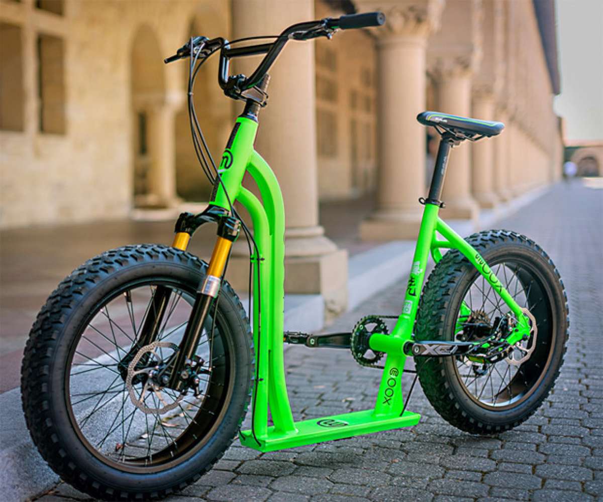 Moox Bike, un curioso híbrido urbano entre bicicleta y patinete scooter